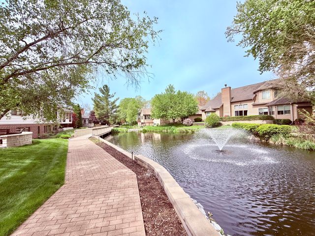 5005 Waters Edge Drive, Valparaiso, IN 46383