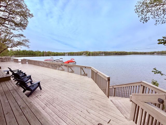 5005 Waters Edge Drive, Valparaiso, IN 46383