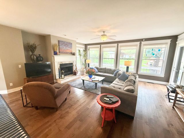 5005 Waters Edge Drive, Valparaiso, IN 46383