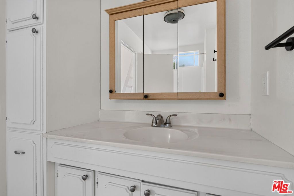 Image 18 of property listing at 13217 Venice Boulevard, Los Angeles, CA 90066