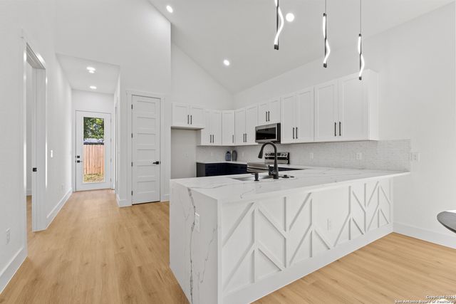 414 Como, San Antonio, TX 78220