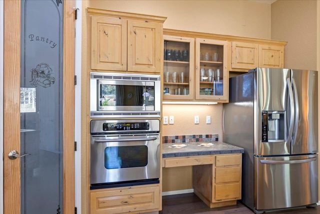 204 Kahana LN, Bastrop, TX 78602