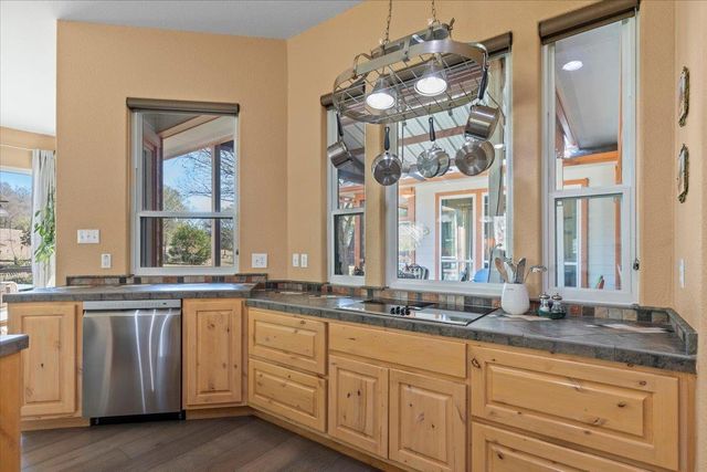 204 Kahana LN, Bastrop, TX 78602