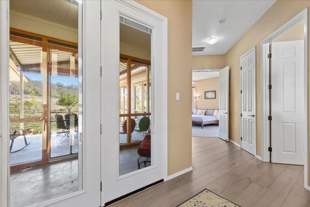 204 Kahana LN, Bastrop, TX 78602