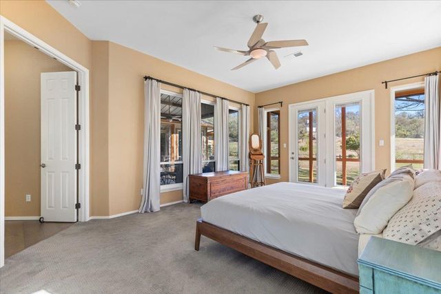 204 Kahana LN, Bastrop, TX 78602