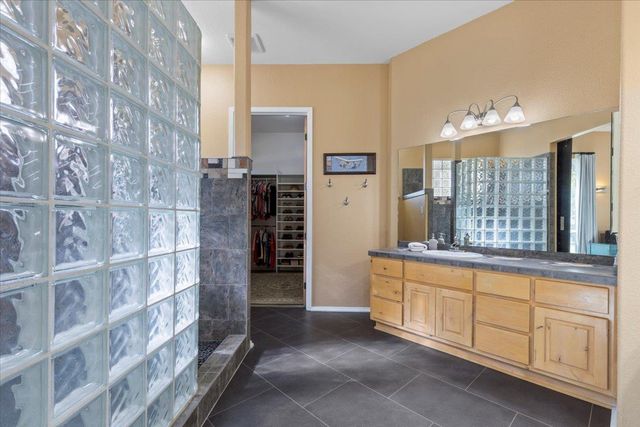 204 Kahana LN, Bastrop, TX 78602