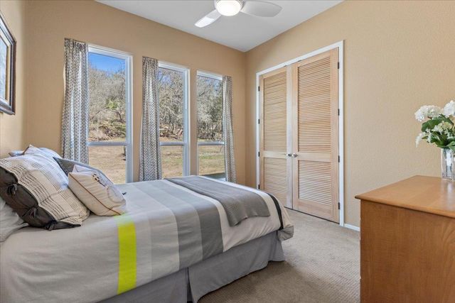 204 Kahana LN, Bastrop, TX 78602