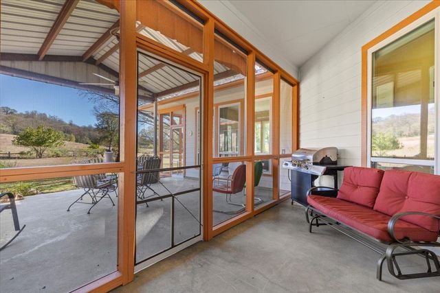 204 Kahana LN, Bastrop, TX 78602