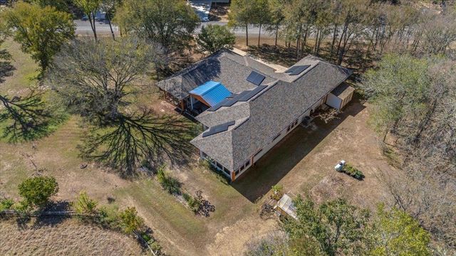 204 Kahana LN, Bastrop, TX 78602