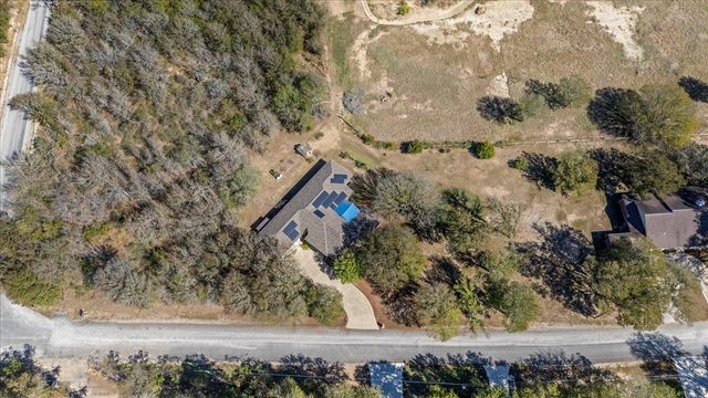 204 Kahana LN, Bastrop, TX 78602