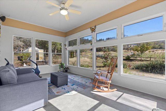 204 Kahana LN, Bastrop, TX 78602