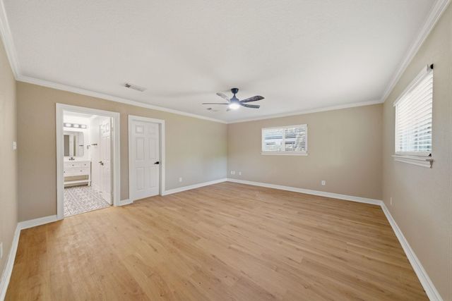 417 13th Avenue N, Texas City, TX 77590
