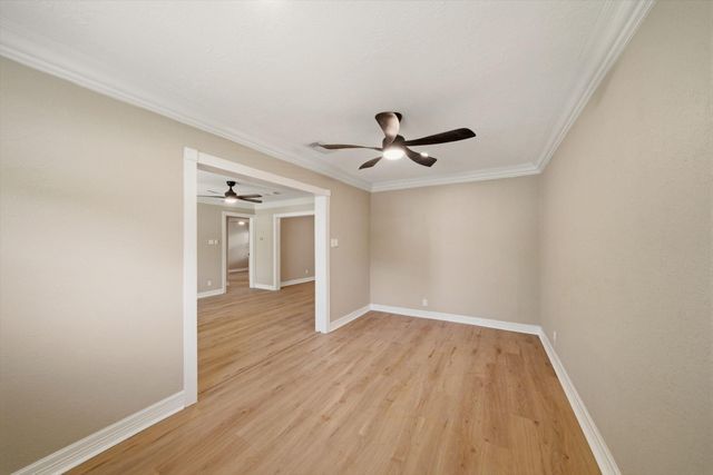 417 13th Avenue N, Texas City, TX 77590