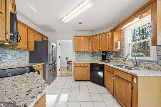 850 Ashley Laine Walk, Lawrenceville, GA 30043