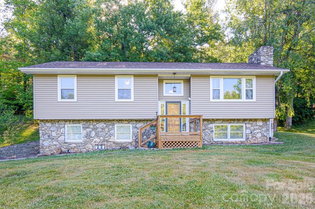 12 Mid Court Drive, Asheville, NC 28804