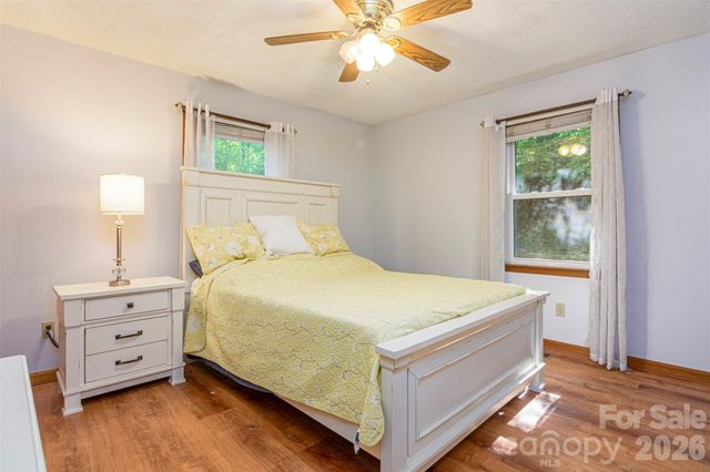 12 Mid Court Drive, Asheville, NC 28804