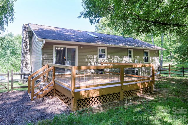 12 Mid Court Drive, Asheville, NC 28804