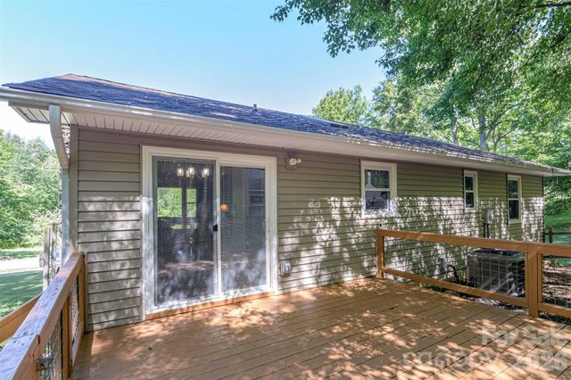 12 Mid Court Drive, Asheville, NC 28804