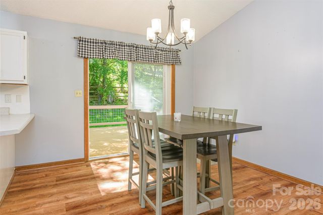 12 Mid Court Drive, Asheville, NC 28804