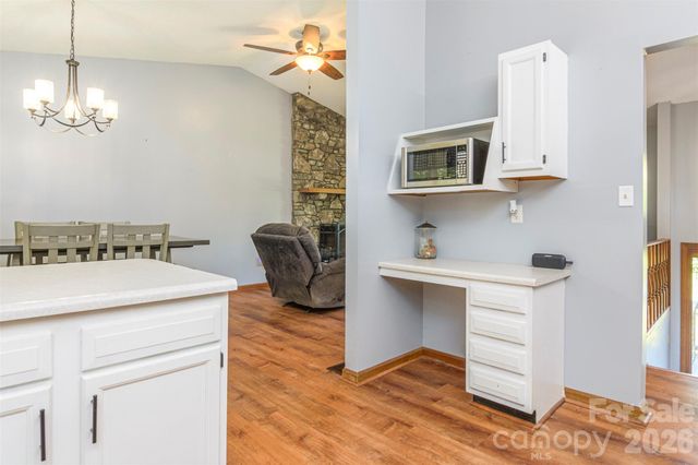 12 Mid Court Drive, Asheville, NC 28804