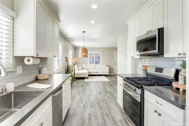 181 Yorktown Lane, Costa Mesa, CA 92626