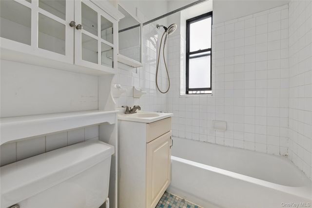35 Crown Street 3C, Brooklyn, NY 11225
