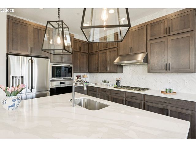 8189 Sw OLDHAM Dr, Beaverton, OR 97007