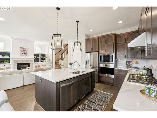 8189 Sw OLDHAM Dr, Beaverton, OR 97007