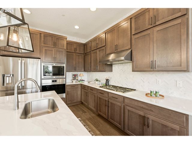 8189 Sw OLDHAM Dr, Beaverton, OR 97007