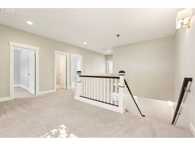 8189 Sw OLDHAM Dr, Beaverton, OR 97007