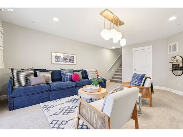 8189 Sw OLDHAM Dr, Beaverton, OR 97007