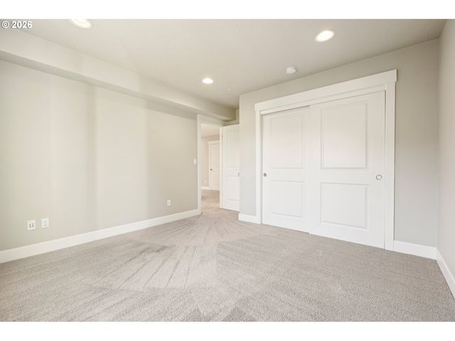 8189 Sw OLDHAM Dr, Beaverton, OR 97007