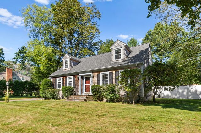 53 Eleanor St, Dartmouth, MA 02747