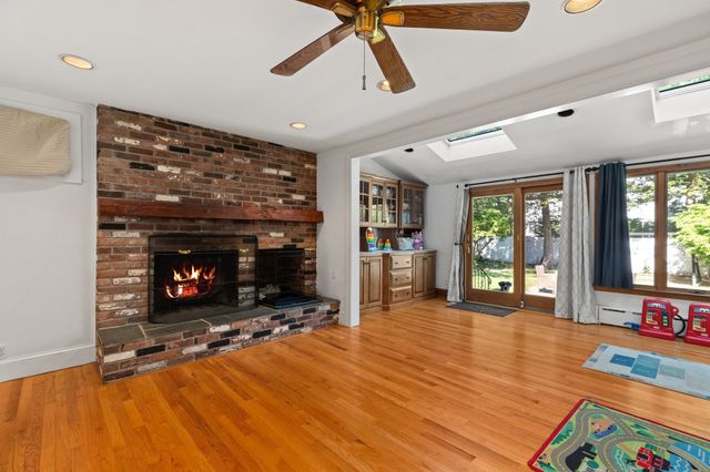 53 Eleanor St, Dartmouth, MA 02747