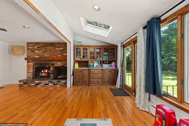 53 Eleanor St, Dartmouth, MA 02747