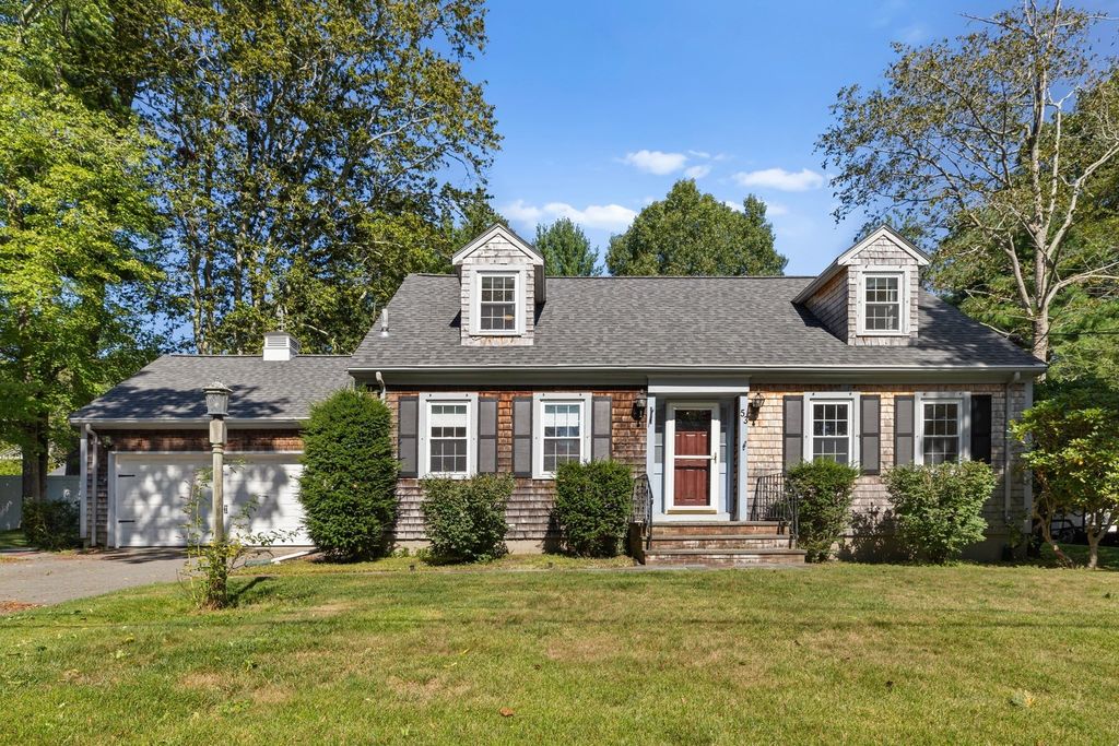 53 Eleanor St, Dartmouth, MA 02747