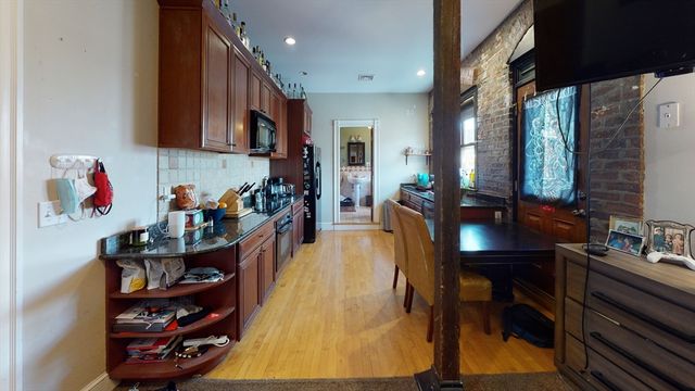 1109 Boylston 17, Boston, MA 02215