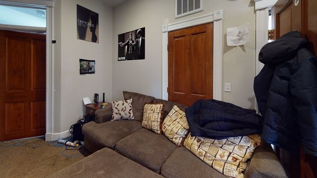 1109 Boylston 17, Boston, MA 02215