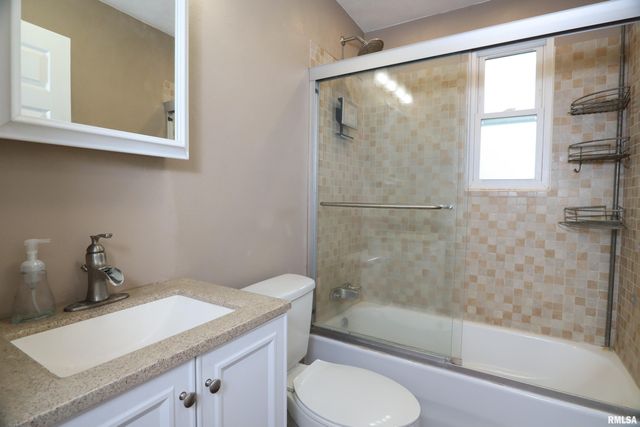 207 DECATUR Road, Marquette Heights, IL 61554