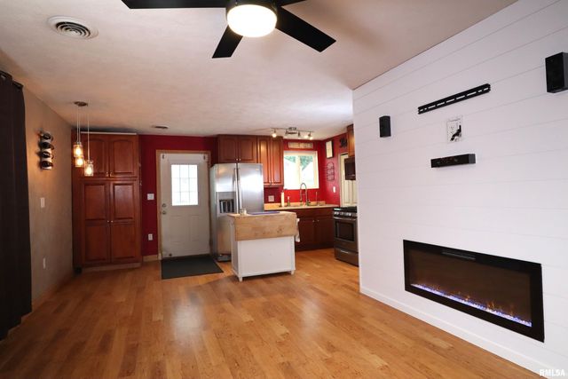 207 DECATUR Road, Marquette Heights, IL 61554