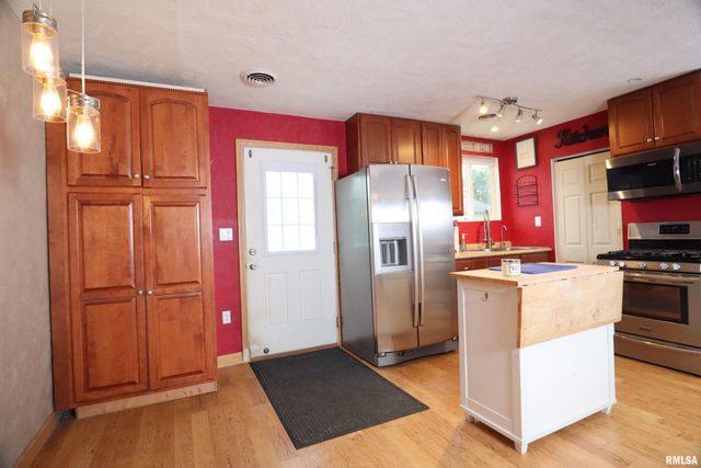 207 DECATUR Road, Marquette Heights, IL 61554