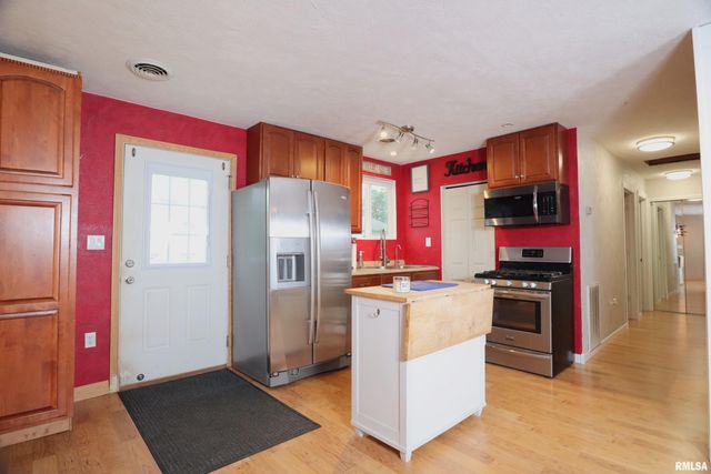 207 DECATUR Road, Marquette Heights, IL 61554
