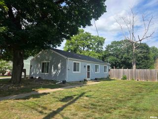 207 DECATUR Road, Marquette Heights, IL 61554