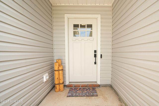 266 Breakwater Drive, Sneads Ferry, NC 28460