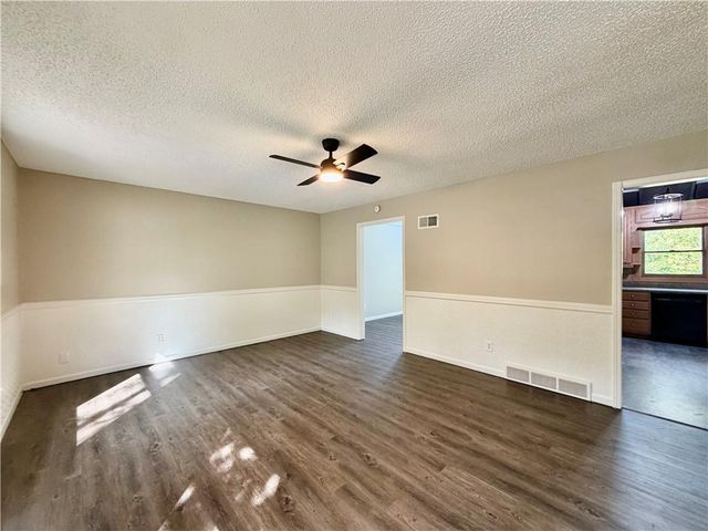 10600 NW 58th Street, Kansas City, MO 64152