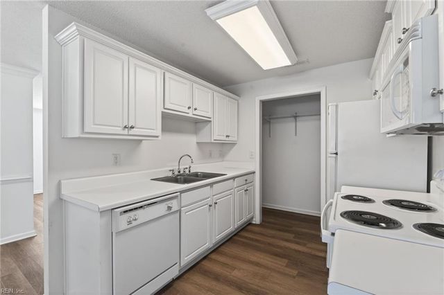 1203 Buoy CT, Suffolk, VA 23435