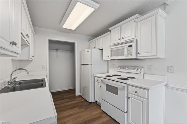 1203 Buoy CT, Suffolk, VA 23435