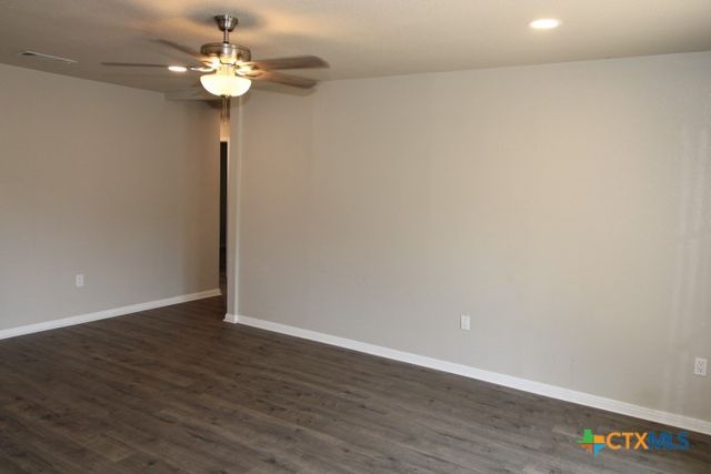 1109 W Lincoln Avenue, Copperas Cove, TX 76522