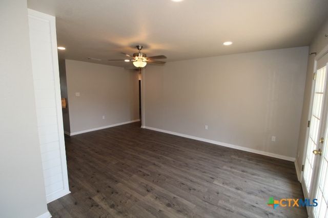 1109 W Lincoln Avenue, Copperas Cove, TX 76522