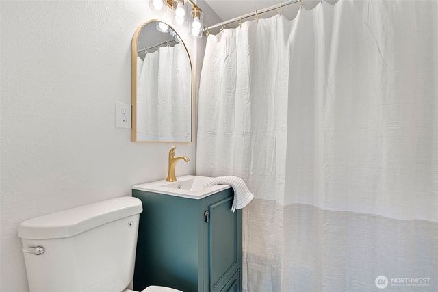 3238 Robin Avenue, Bremerton, WA 98310